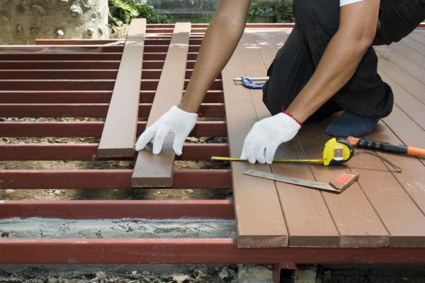 Cost of Custom Deck Installation in Valencia