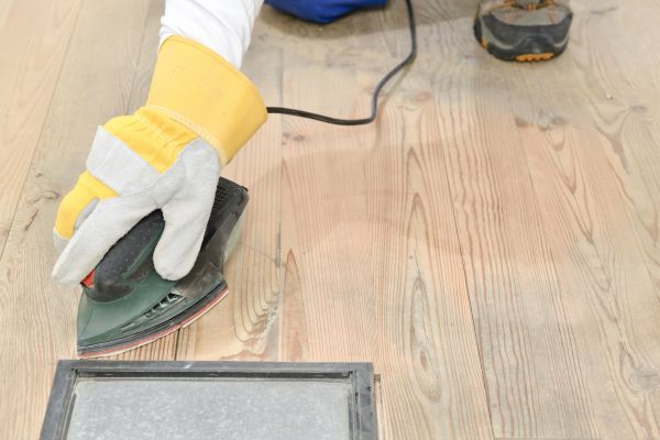 Porch Sanding in Valencia