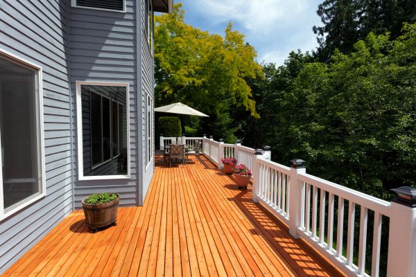Cost of Cedar Deck Construction in Valencia