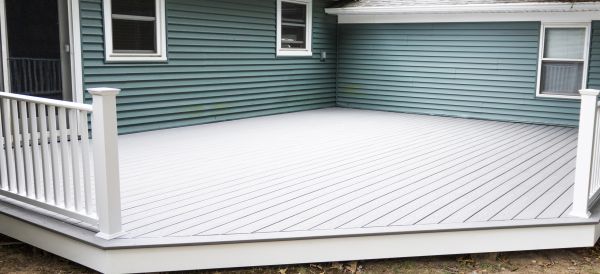 Vinyl Decking Installation in Valencia