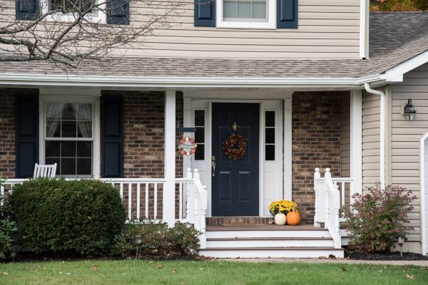 Cost of Front Deck Construction in Valencia