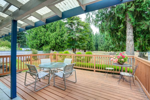 Cost of Deck Carpentry Service in Valencia